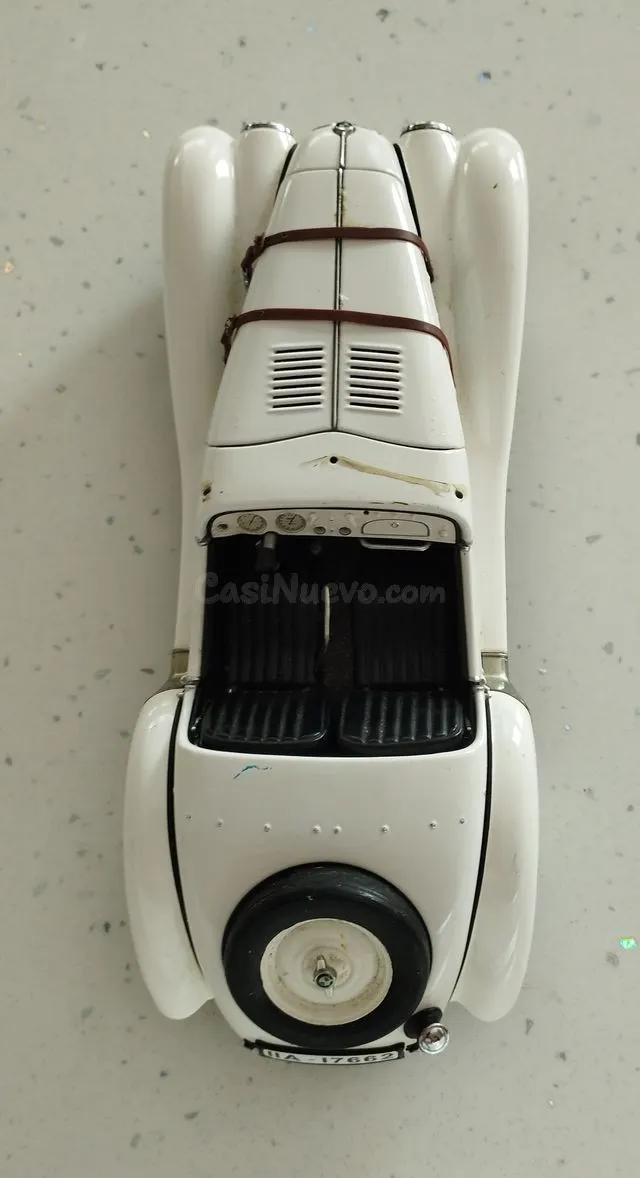 BMW ROADSTER 328 (1939 O 1940) 1:18 - foto 4