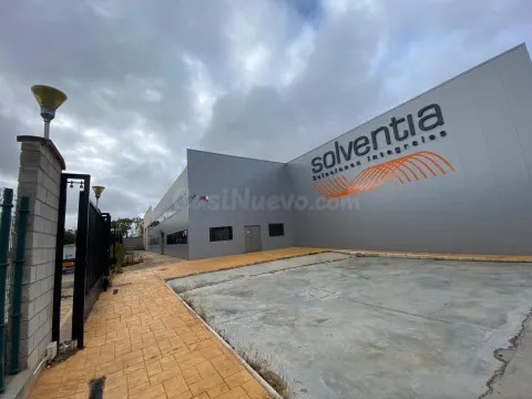 CASABANCO VENDE  NAVE INDUSTRIAL EN ZAFRA.