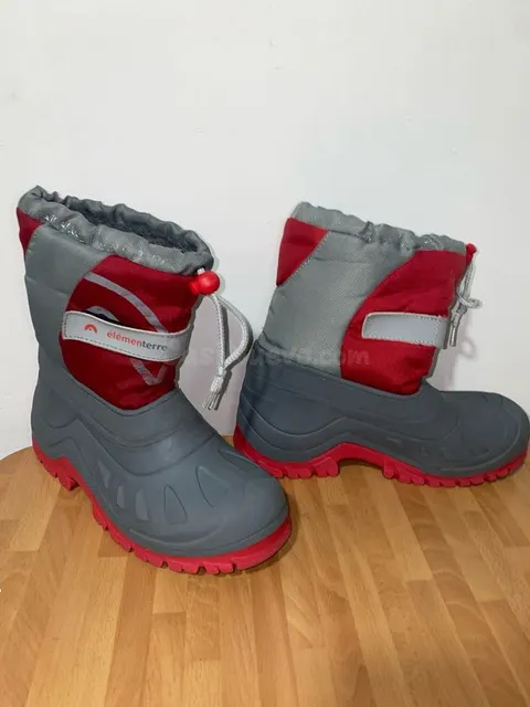 Botas de nieve casi nuevas, talla 37-38, en Malgrat de Mar