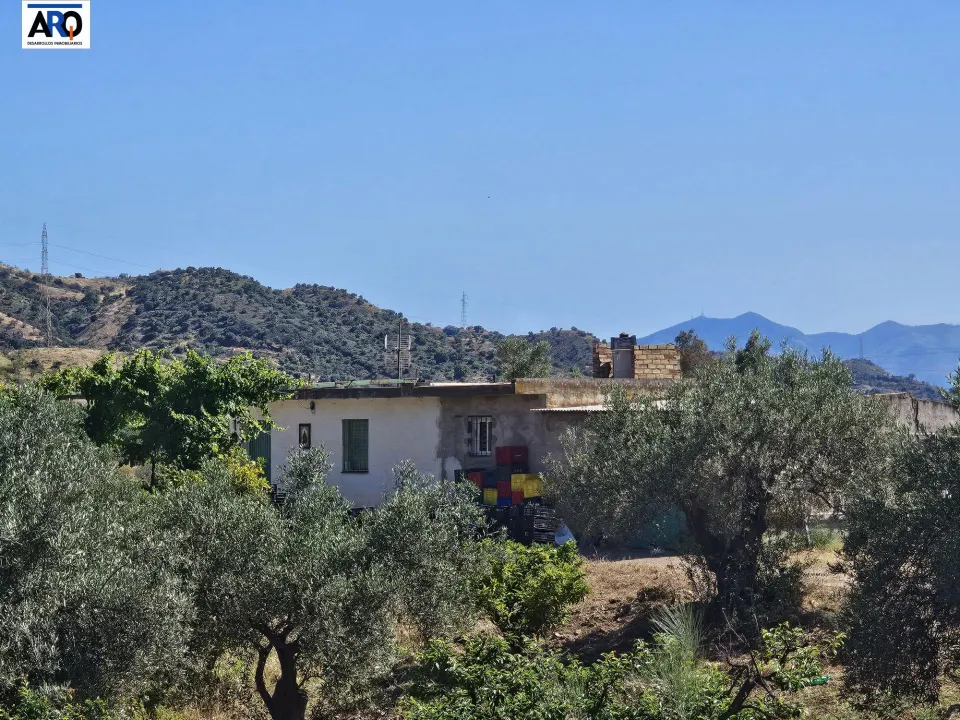 Finca de 25,5 hectáreas a tan solo 20 minutos en coche del centro de Málaga: naturaleza, inversión y múltiples posibilidades