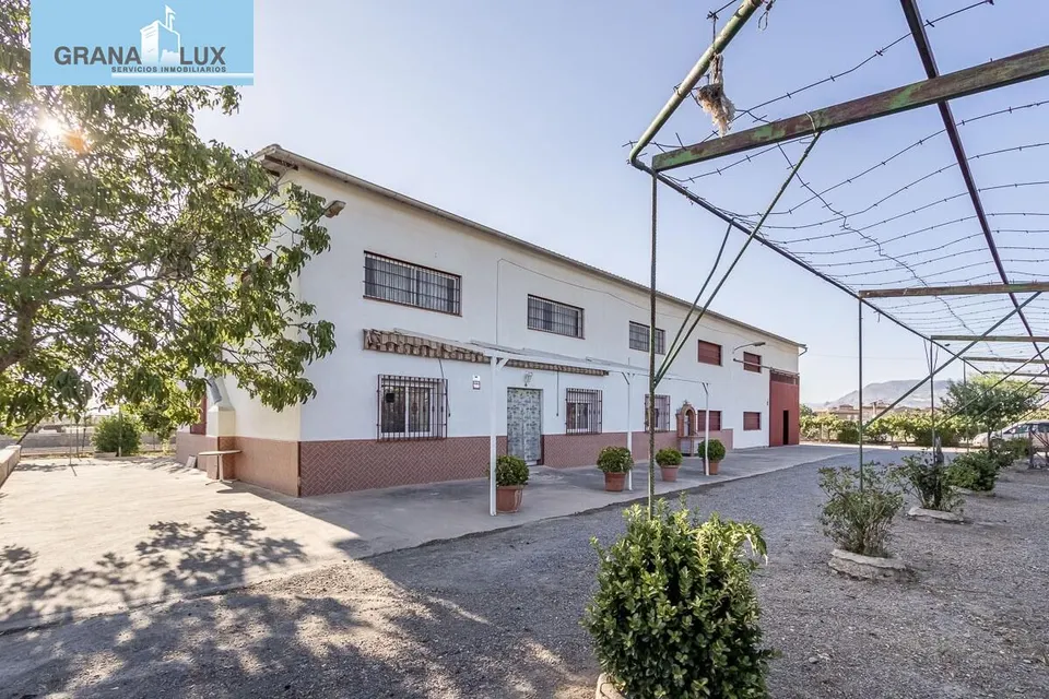 OPORTUNIDAD! CASA Y NAVE EN SANTA FÉ