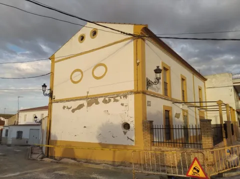 Vivienda con terreno en Isla Redonda (Écija)