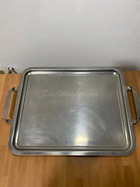 Bandeja de acero inoxidable para uso doméstico en Malgrat de Mar