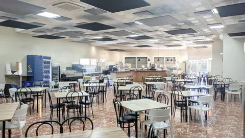 RENTABLE RESTAURANTE EN TRASPASO EN POLÍGONO HORTA SUD, VALENCIA