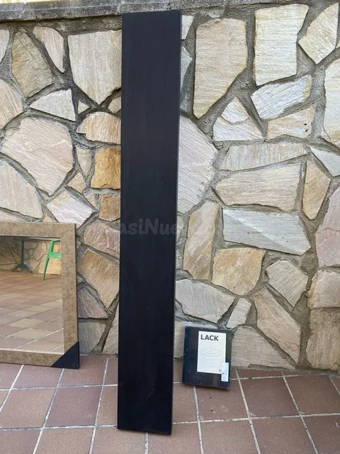 Estanterías de pared Lack negras de Ikea - Malgrat de Mar
