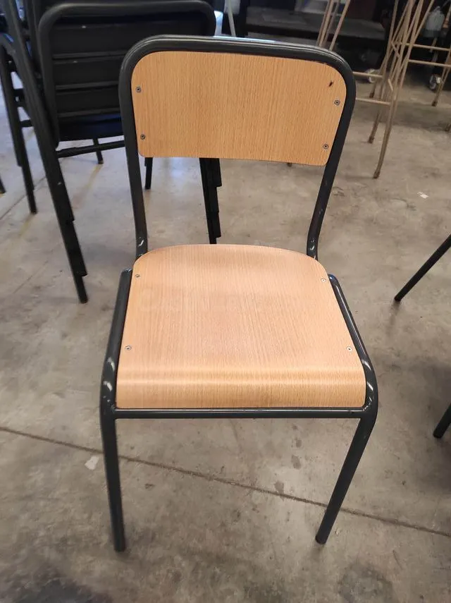 Sillas de estructura metálica con madera - foto 3