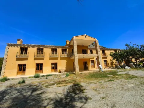 Finca rústica excepcional con cortijo tradicional y gran potencial de desarrollo a pocos minutos del mar en El Garrobillo (Águilas)