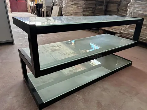 Mueble auxiliar hierro y cristal